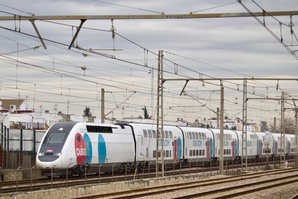 OGV 6508 Madrid Puerta de Atocha - Malaga en ligne à Villarubia de Cordoba.
