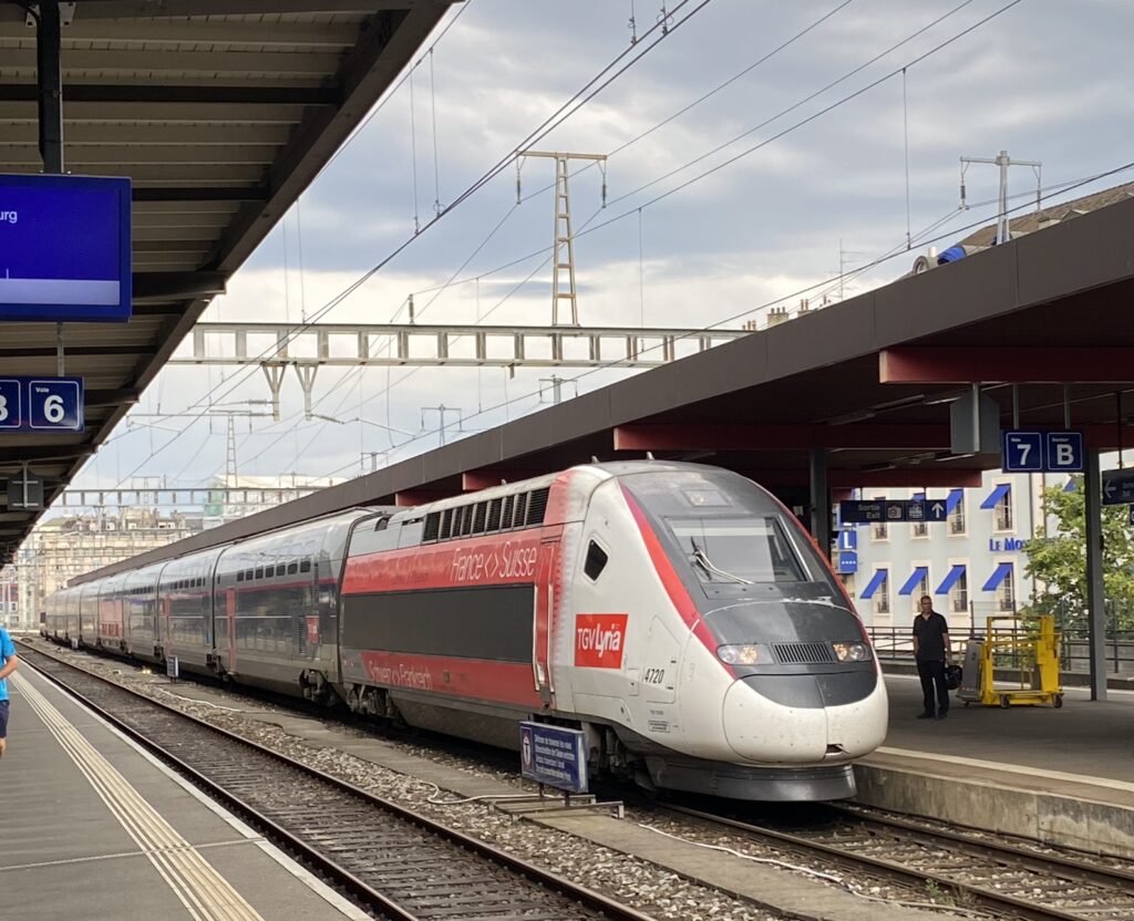 TGV 9761 Paris Gare de Lyon - Lausanne à Genève Cornavin 29 juillet 2023 Photo : Renaud Cornu-Emieux