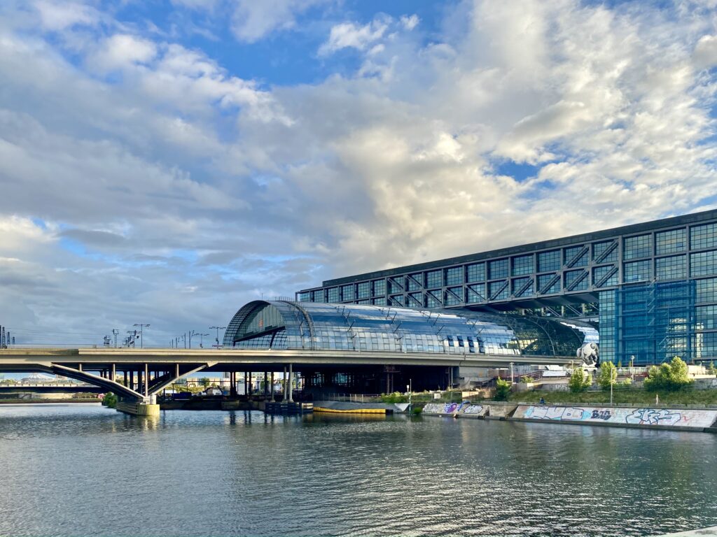 La gare de Berlin Hbf (les voies hautes) 3 août 2023 Photo : Renaud Cornu-Emieux