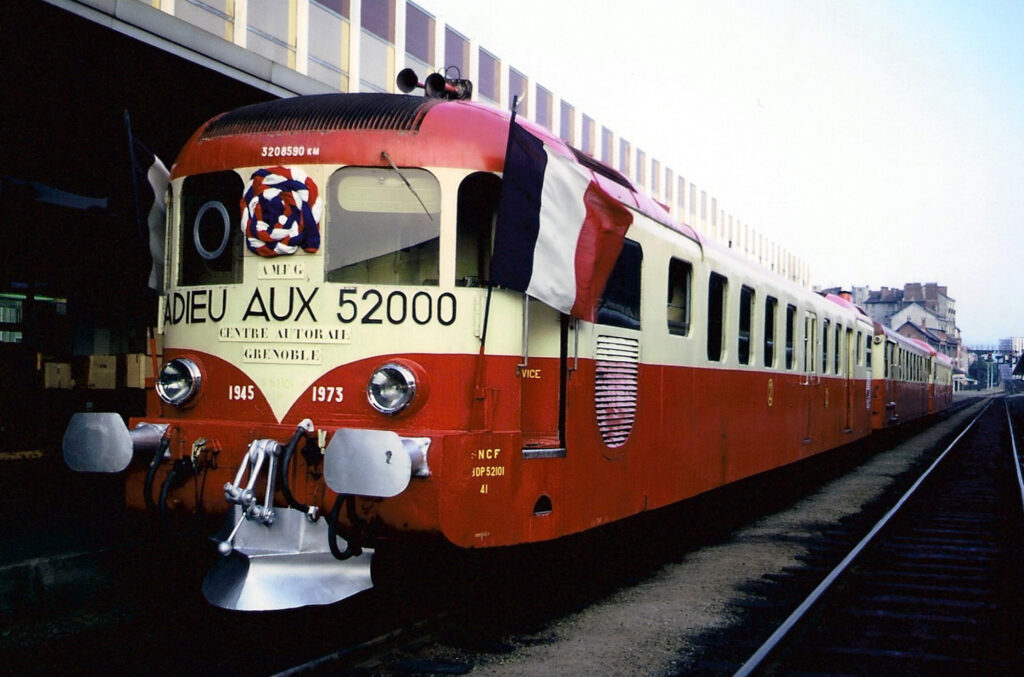 X 52101en gare de Grenoble juin 1973 Photo William LACHENAL