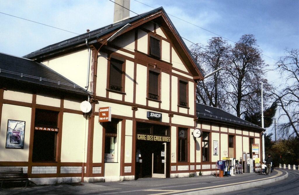 Ancienne gare de Genève Eaux-Vives en été 2000 Photo William LACHENAL