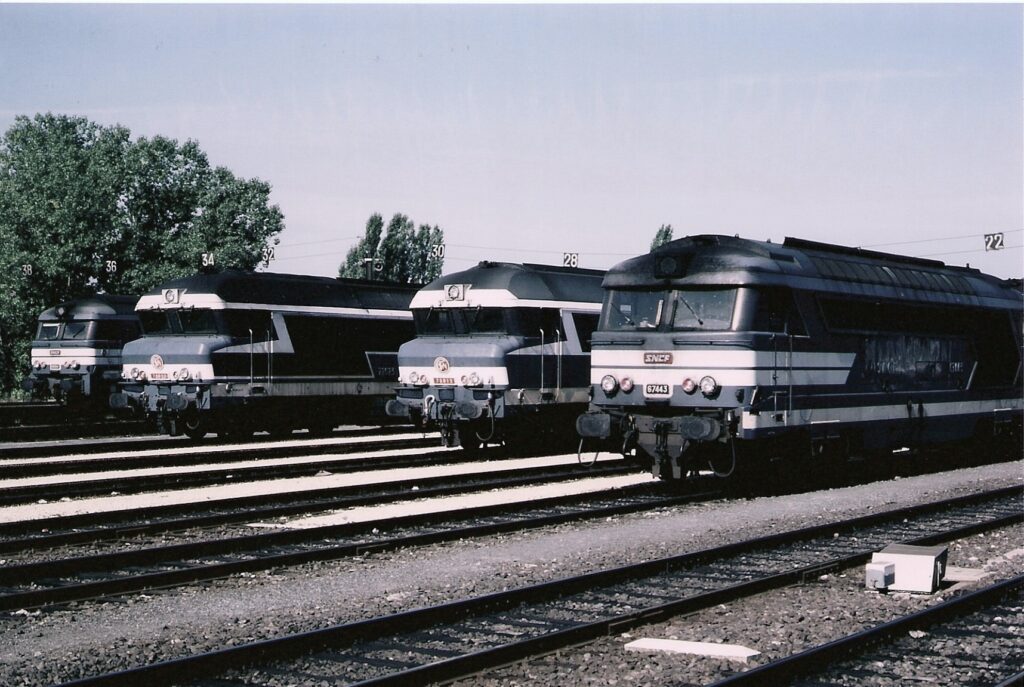 BB 67443 + CC 72013 + CC 72xxx + BB 67xxx au triage de La Buisserate en juillet 1986 Photo William LACHENAL