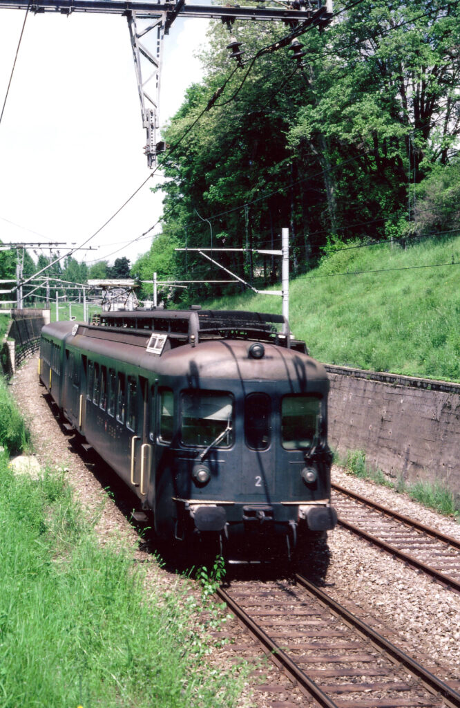 BDe 4-4 1302 CFF 1500v avec La Plaine - Genève arrive à Genève en mai 1986 Photo William LACHENAL