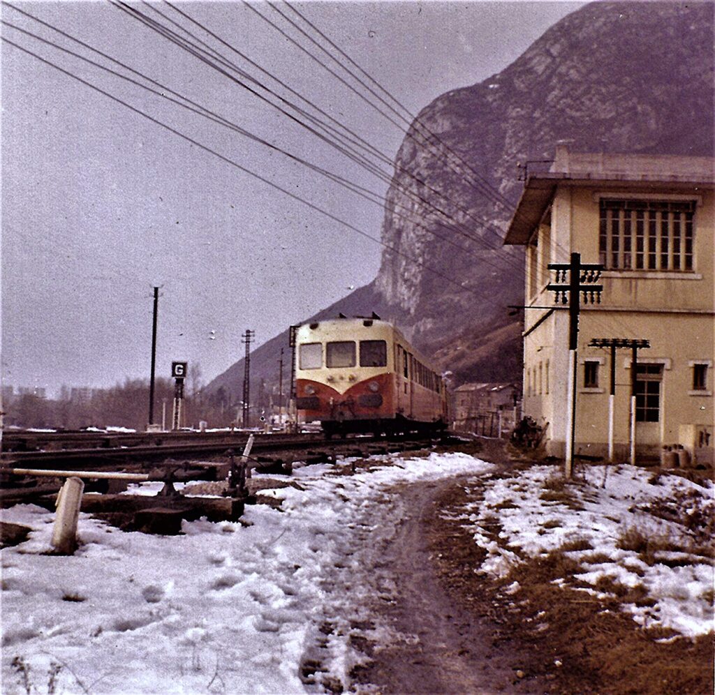 X 2800 à Pique-Pierre, St. Martin le Vinoux avant Grenoble en venant du Nord, en 1965 Photo William LACHENAL