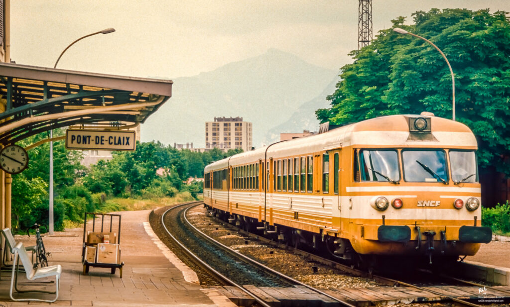 ETG assurant l'Express Pont de Claix - Grenoble - Lyon Part Dieu (les vendredis pour permissionaires) à Pont de Claix (38) ETG 9, le 6 juin 1986 Photo : Renaud CORNU-EMIEUX