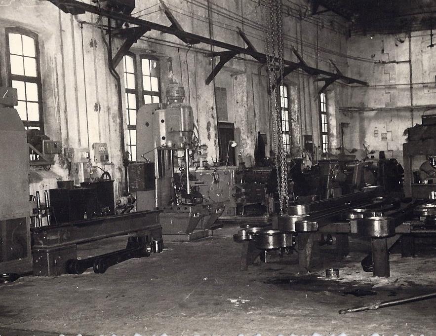 Atelier de levage du dépôt de Grenoble en 1964 Photo William LACHENAL