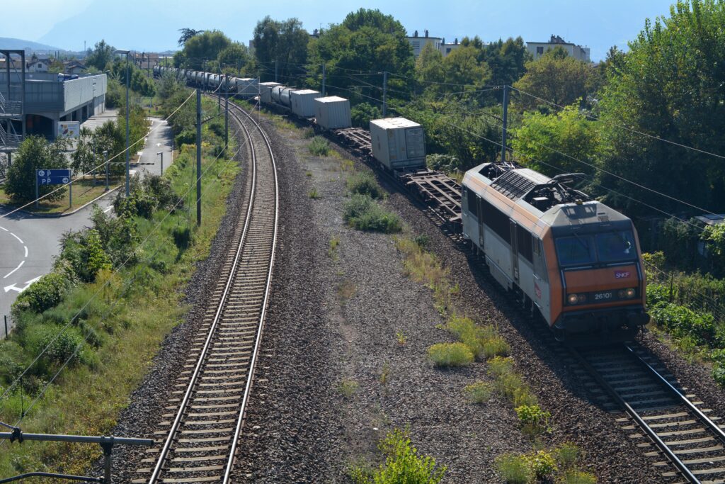 BB 26101 avec fret pour Verone à St martin d'Hères (38), le 14 septembre 2014 Photo William LACHENAL
