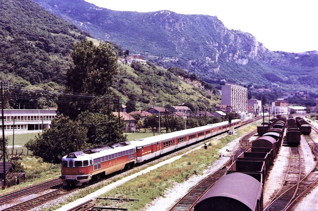 TEE Catalan-Talgo Genève-Barcelone à La Buisseratte près de Grenoble en juin 1970 Photo William LACHENAL