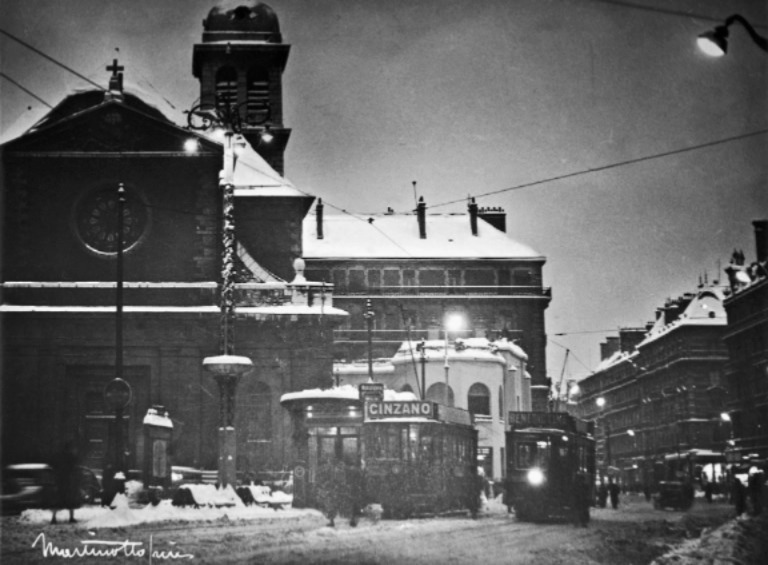 Tramway rue Félix Poulat à Grenoble en 1950 Photo MARTINOTT0 Frères - Collection William LACHENAL