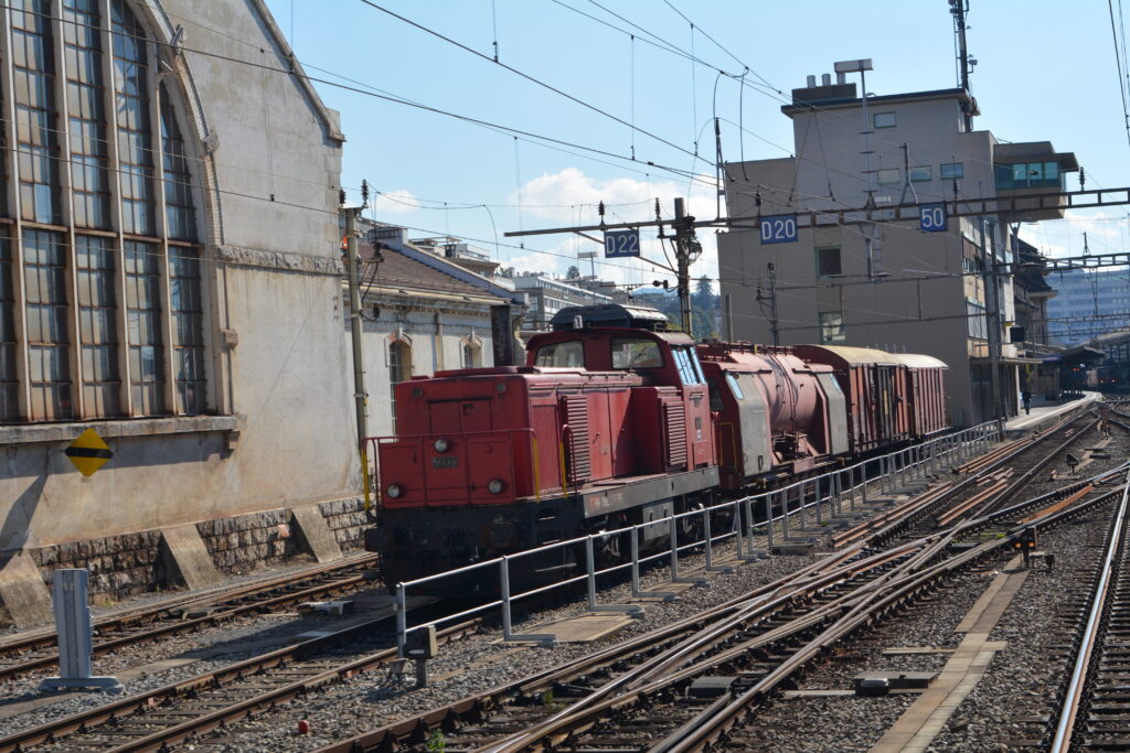 Bm 4-4 18436 avec 1er TES au dépôt de Lausanne le 13 septembre 2013 Photo William LACHENAL