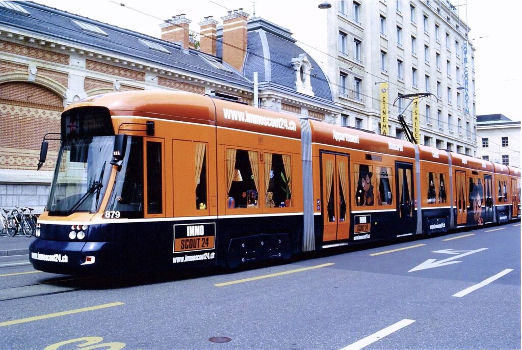 Rame TPG n° 879 à Genève le 30 juillet 2009 Photo William LACHENAL