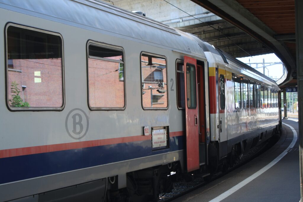 Voiture SNCB n° 152 du train EC Vauban Bruxelles-Midi - Basel et retour à Basel-SNCF le 06 septembre 2014 Photo Jean MAURICE